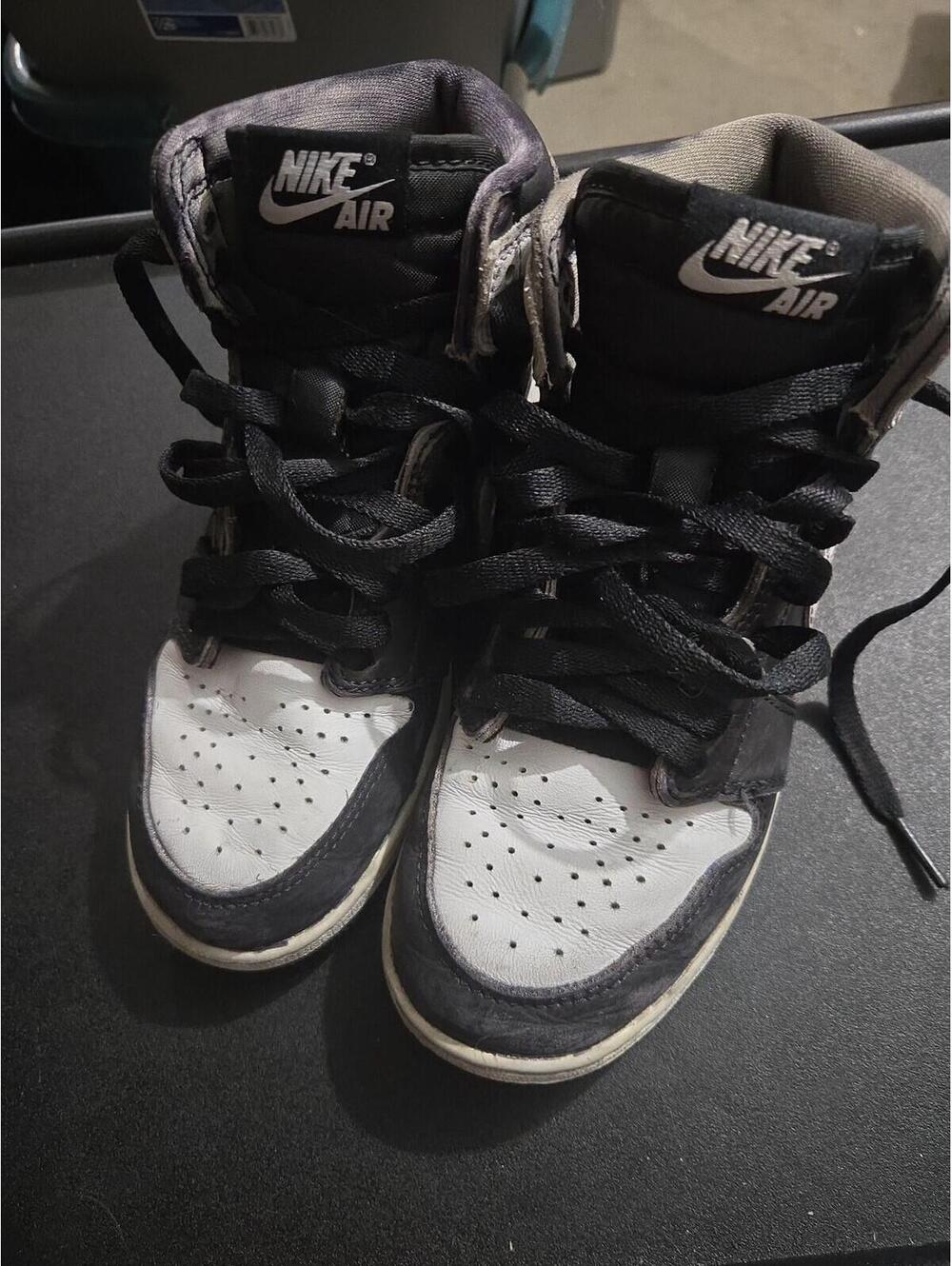 Kids Jordan 1 Retro High OG Black/White Panda Sneakers Size 3.5Y - Picture 1 of 7